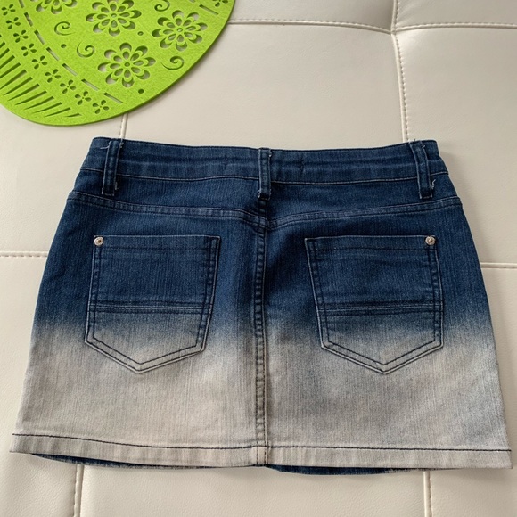 Mini Pool skirt jeans. - Picture 2 of 5